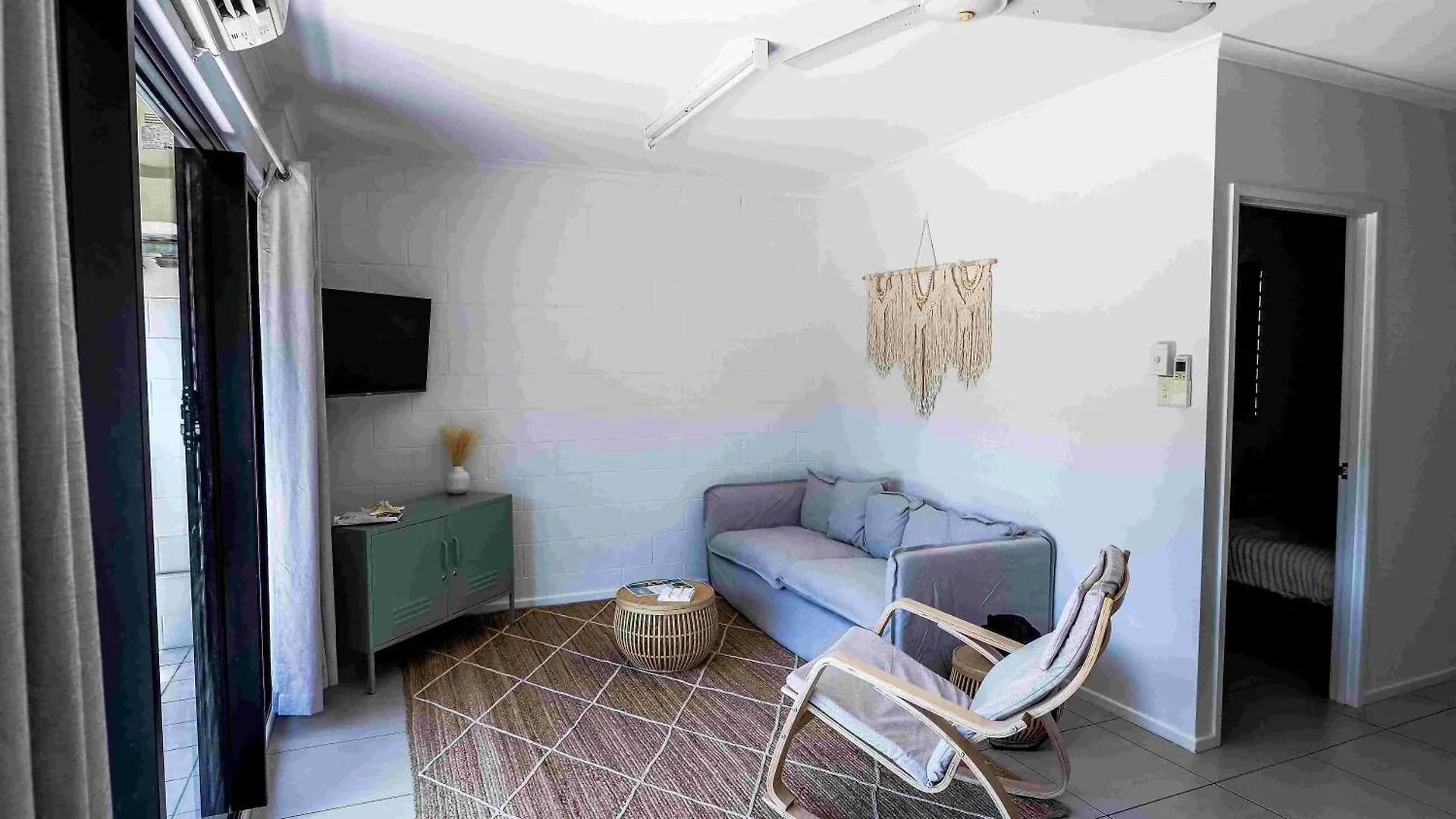 Coral Esplanade Escape Apartment Cannonvale 0*,  Australia