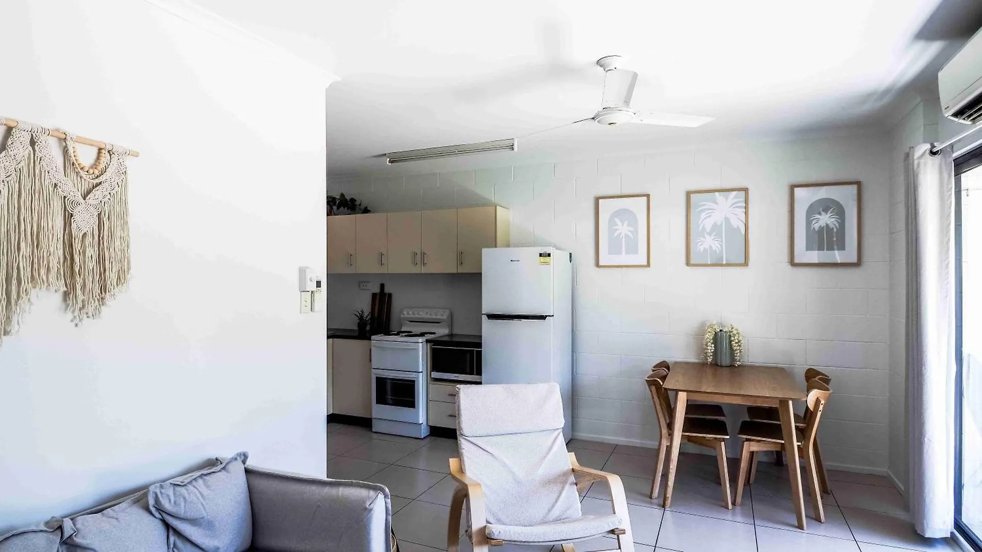 Coral Esplanade Escape Apartment Cannonvale Australia